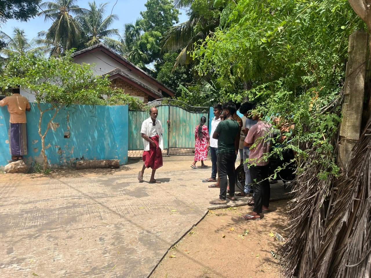 பெரிய நீலாவணையில் மர்மமாக  கொல்லப்பட்ட குடும்பப் பெண்ணின் சடலம்;  பொலிஸாரினால் மீட்பு.!!!