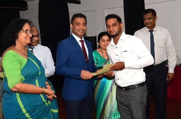 6,000 அரச ஊழியர்களை நிரந்தரமாக்க தீர்மானம்; 640 சுகாதார சேவை உதவியாளர்களுக்கு நிரந்தர நியமனம்.!!!
