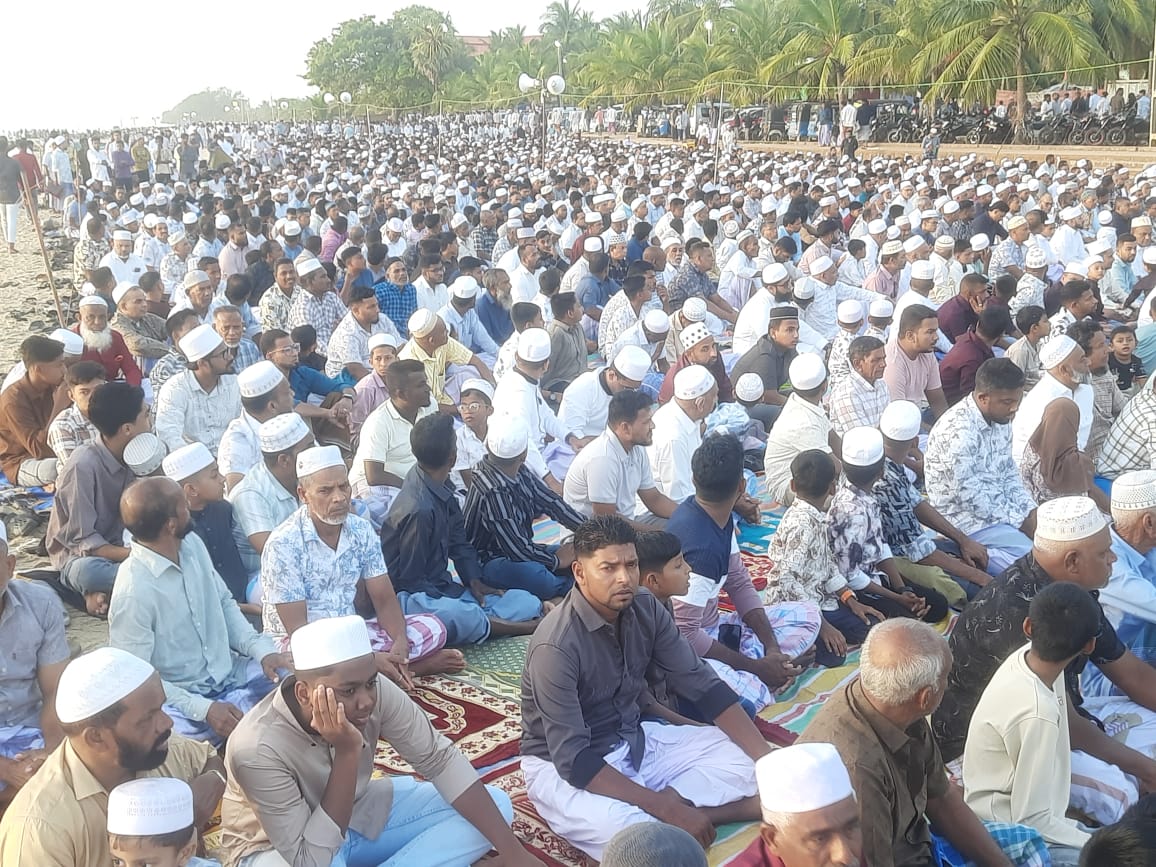 கிழக்கில் அமைதியான முறையில் ஹஜ்ஜூப் பெருநாள் கொண்டாட்டம்; காத்தான்குடியில் ஹஜ் பெருநாள் தொழுகையில் பெருமளவிலான மக்கள்.!!! 