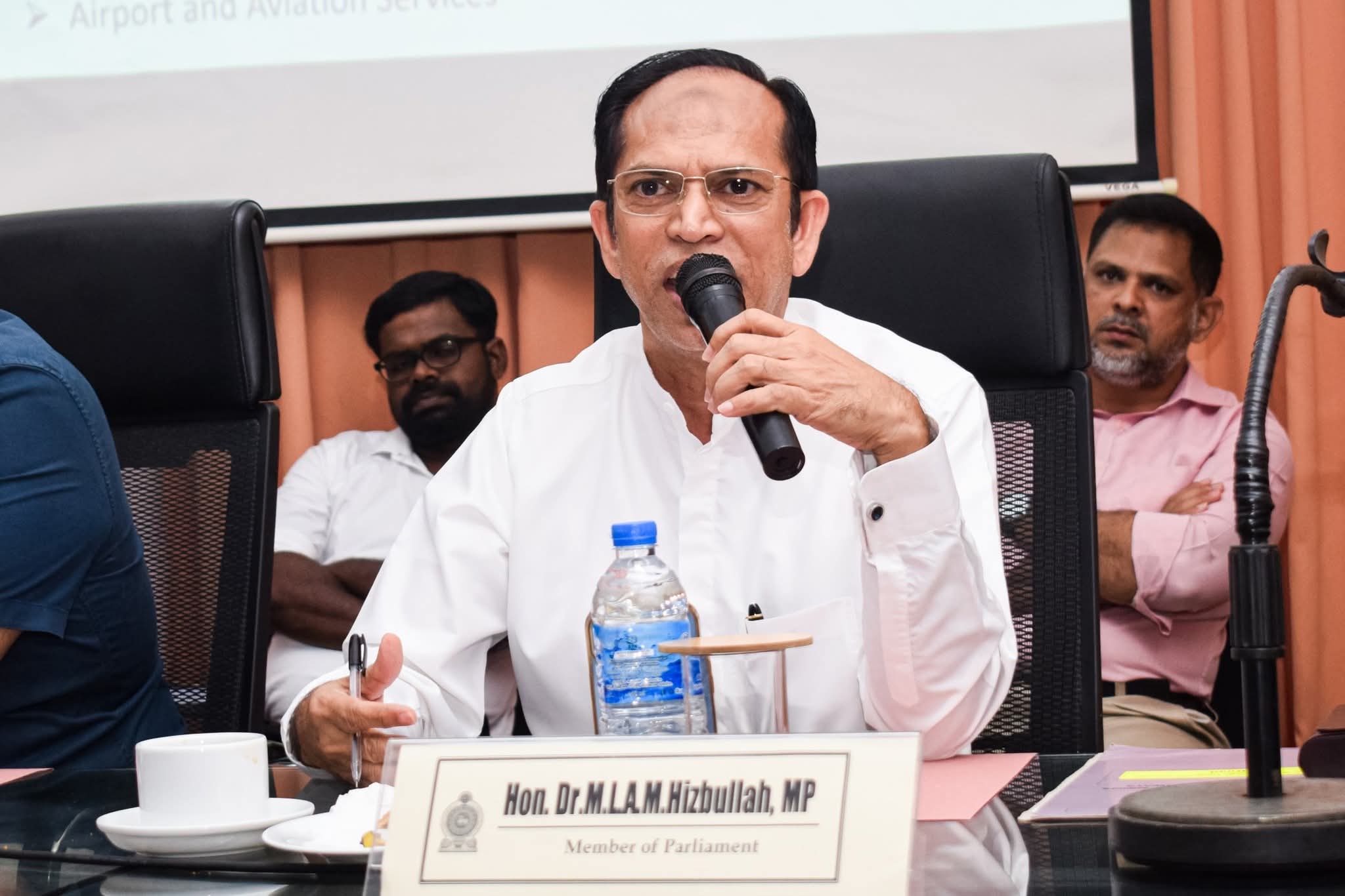 மட்டு மாவட்ட விஷேட ஒருங்கிணைப்புக் குழுக் கூட்டத்தில்; பல முன்மொழிவுகளை முன்வைத்த - கலாநிதி எம்.எல்.ஏ.எம் ஹிஸ்புல்லாஹ்.!!!