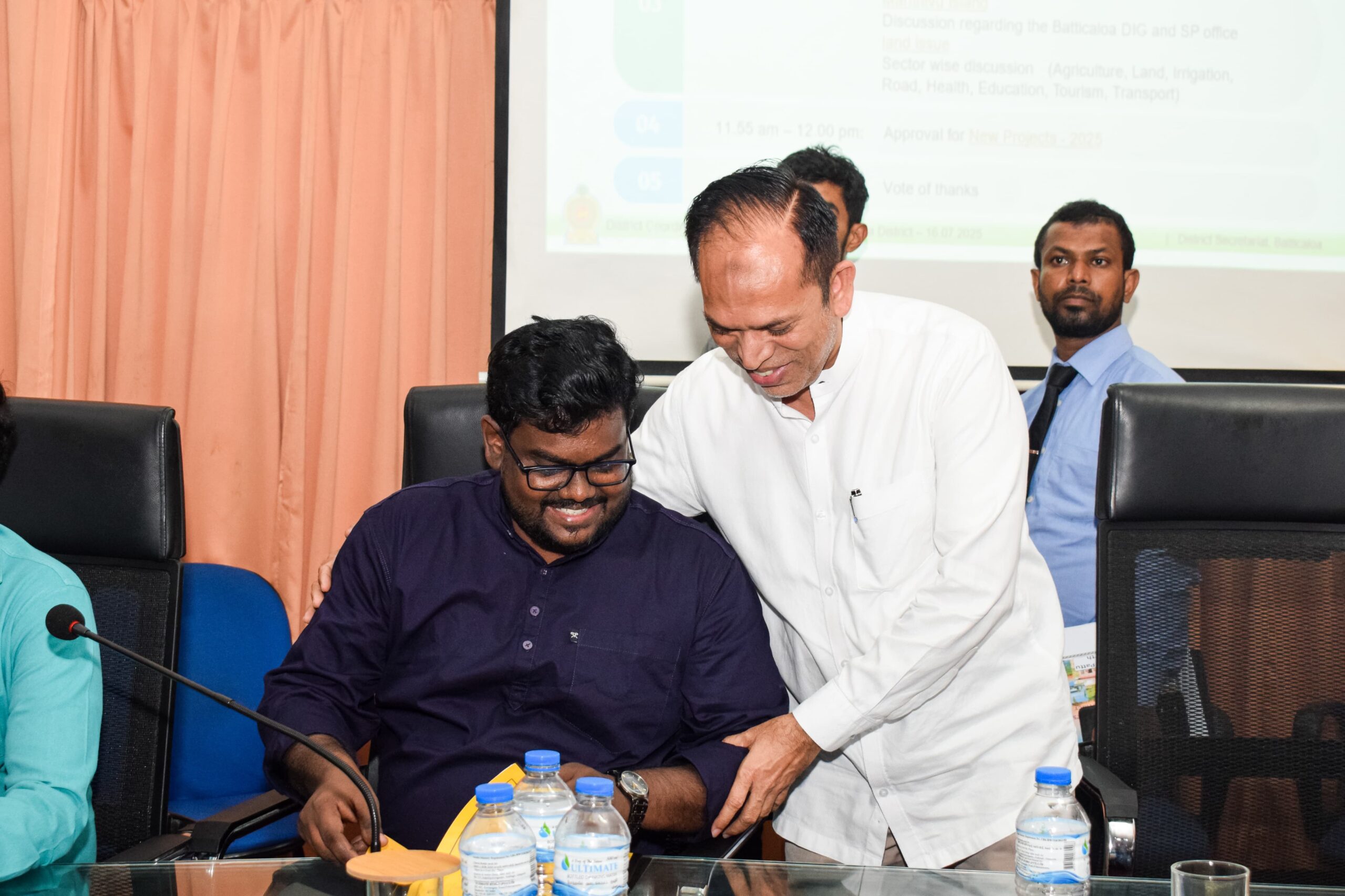 மஜ்மா நகர் பிரதேசத்தில்; யானை வேலி அமைக்கும் பணியை விரைவுபடுத்துங்கள் - கலாநிதி எம்.எல்.ஏ.எம் ஹிஸ்புல்லாஹ்.!!!