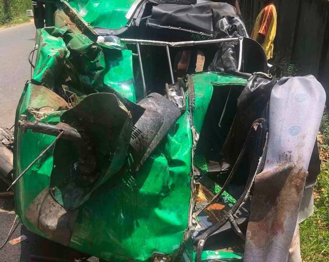 அம்பியூலன்ஸ் மோதி முச்சக்கர வண்டி சாரதி பலி.!!!