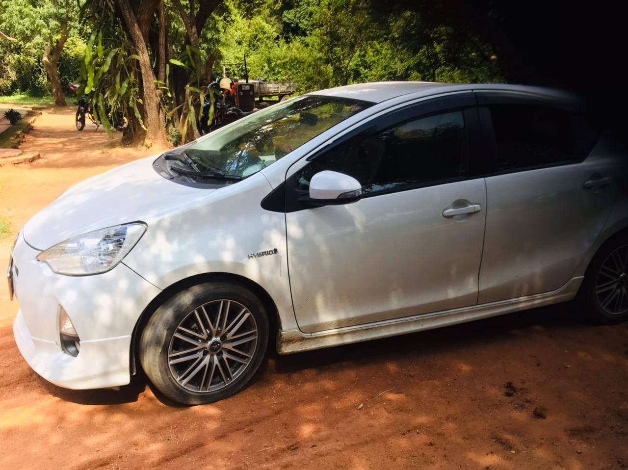 காரில் கடத்தப்பட்ட   மான் மற்றும் குளுமாட்டு இறைச்சிகளுடன் இருவர் கைது.!!!