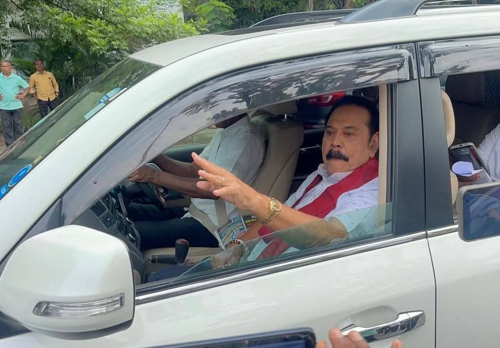 விமான கொள்வனவு ஊழல் குற்றச்சாட்டு: மஹிந்த ராஜபக்ஷ இலஞ்ச ஊழல் விசாரணை ஆணைக்குழுவில் முன்னிலை.!!!