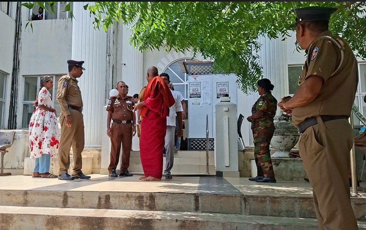 திருகோணமலை டச்பே விவகாரம்: மூவருக்கு தலா ரூ.25,000 அபராதம்; வழக்கிலிருந்து விடுதலை.!!!